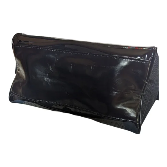 Burberry Fragrances Black Cosmetic Dopp Kit Vegan Leather Zip Top, NWT GWP Item - Picture 3 of 10